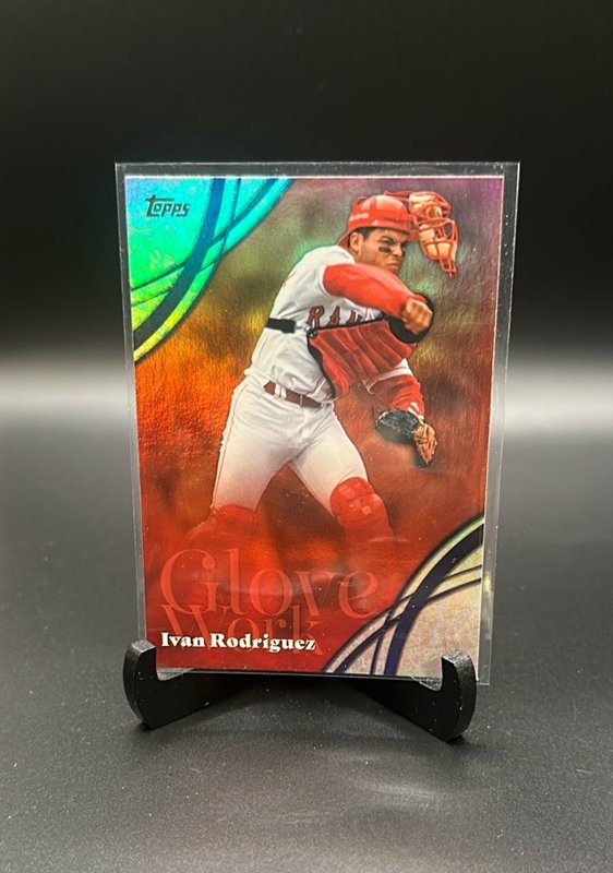 2026 Topps #GW-7 Ivan Rodriguez Glove Work