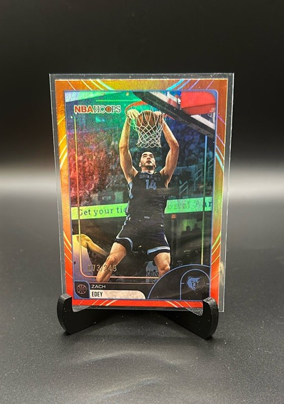 2025-26 Hoops #230 Zach Edey Rainbow Red and Orange #/249