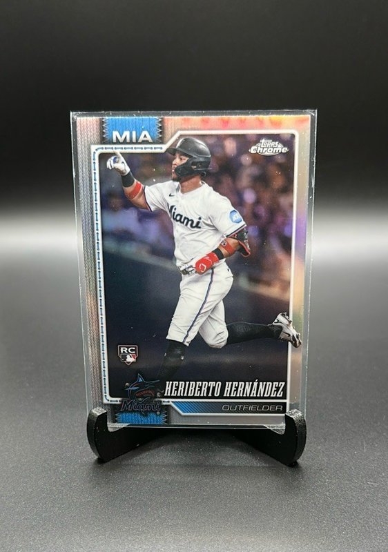 2026 Topps Chrome #19 Heriberto Hernández Refractors