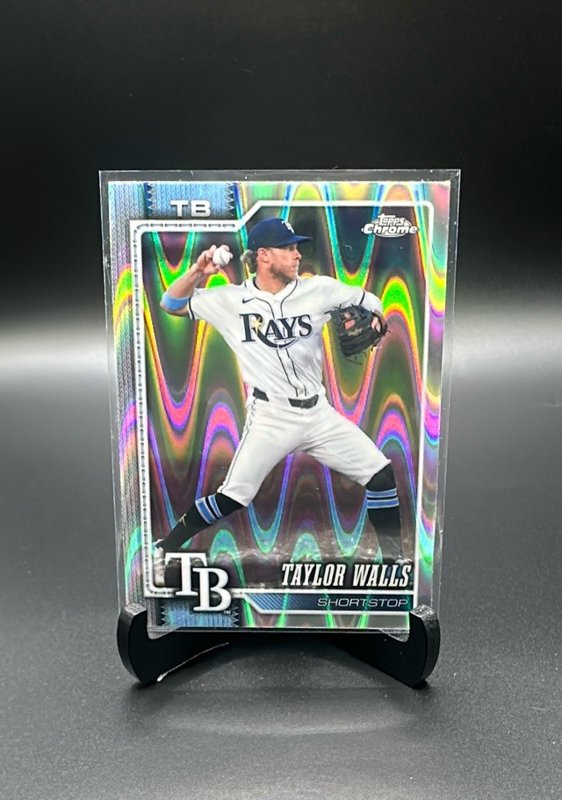 2026 Topps Chrome #104 Taylor Walls Raywave Refractors