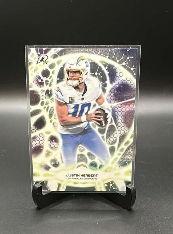 Topps Protonyx 2025 Resurgence Justin Herbert Los Angeles Chargers PT-7 Insert