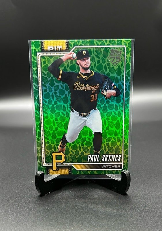 2026 Topps #100 Paul Skenes Holiday