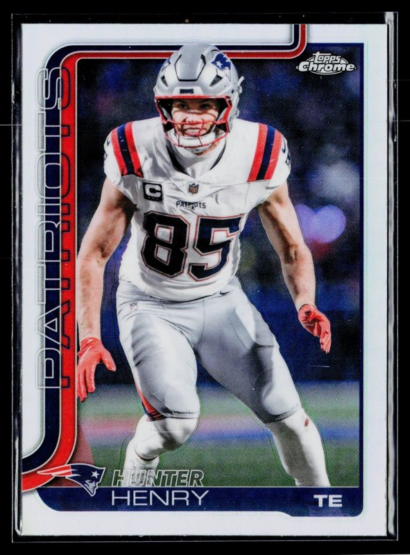 2025 Topps Chrome #209 Hunter Henry Refractor