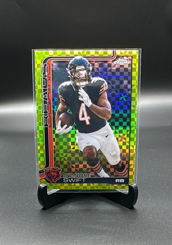 2025 Topps Chrome #53 D'Andre Swift Lime Green X-Fractor