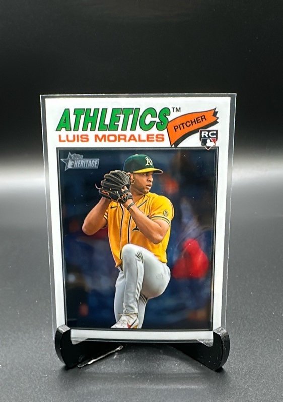 2026 Topps Heritage #67 Luis Morales Chrome Refractors