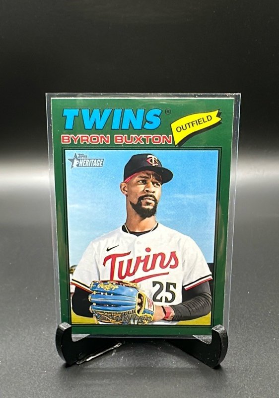 2026 Topps Heritage #253 Byron Buxton Dark Green