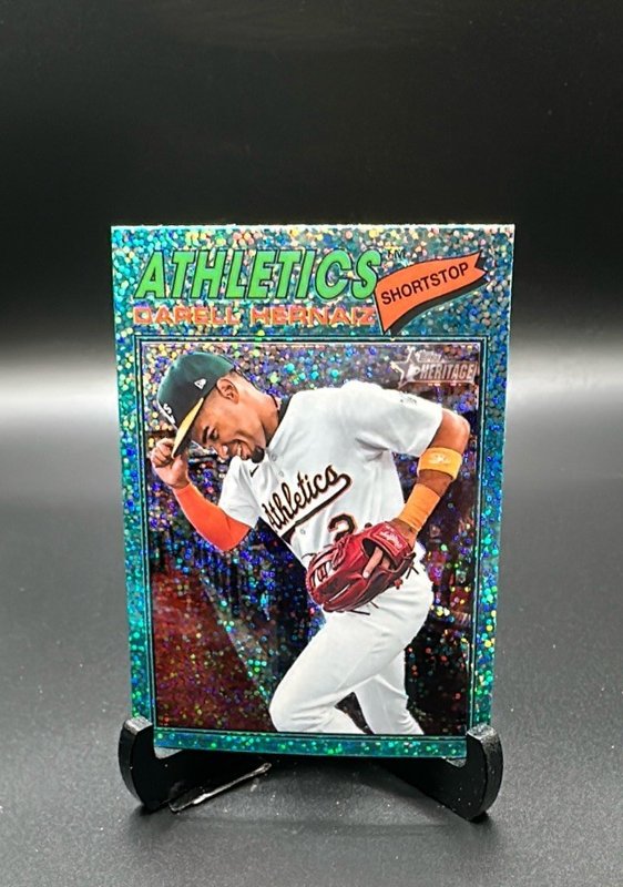 2026 Topps Heritage #66 Darell Hernaiz Chrome Light Blue Sparkle Refractors