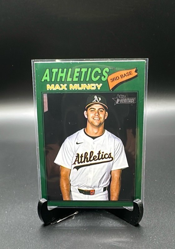 2026 Topps Heritage #105 Max Muncy Dark Green