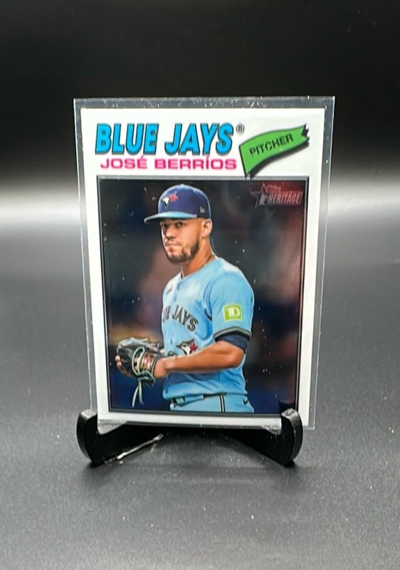 2026 Topps Heritage #56 José Berríos Chrome