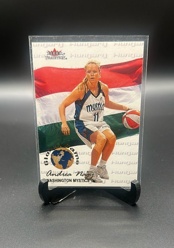 2001 Fleer Tradition WNBA #8 GG Andrea Nagy Global Game
