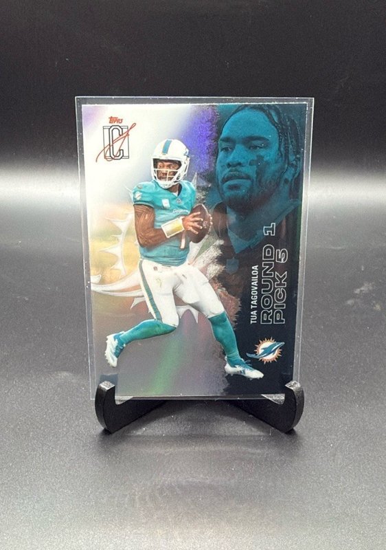 2025 Topps Signature Class #85 Tua Tagovailoa Chrome Refractor
