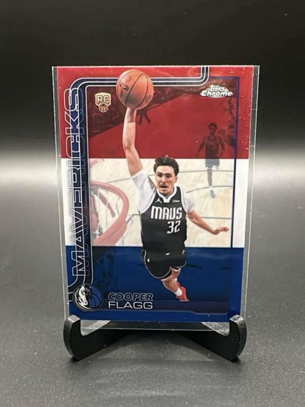 2025-26 Topps Chrome - Cooper Flagg #251 Red White & Blue Refractor RC 🏀