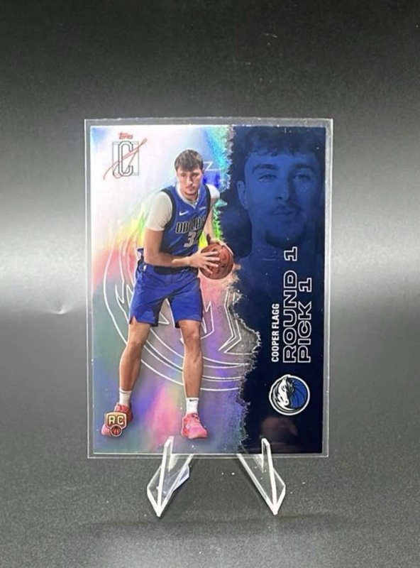 2025-26 Topps Signature Cooper Flagg Rookie Dallas Mavericks Chrome Refractor!!