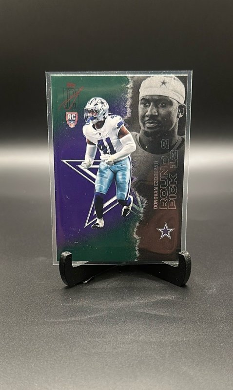 2025 Topps Signature Class #206 Donovan Ezeiruaku Green & Purple
