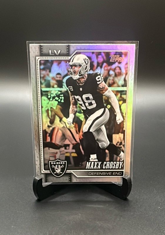 2026 Topps Flagship #122 Maxx Crosby Rainbow Foil