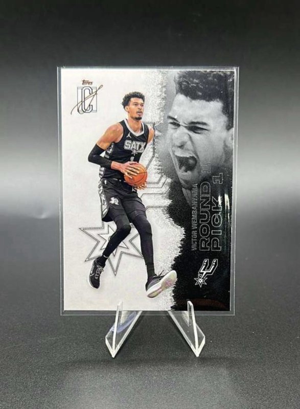 VICTOR WEMBANYAMA 2025-26 Topps Signature Class Basketball NBA Card #55 Spurs