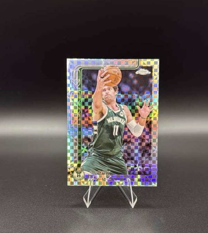 2025-26 Topps Chrome Brook Lopez #159 X-Fractor Refractor Bucks