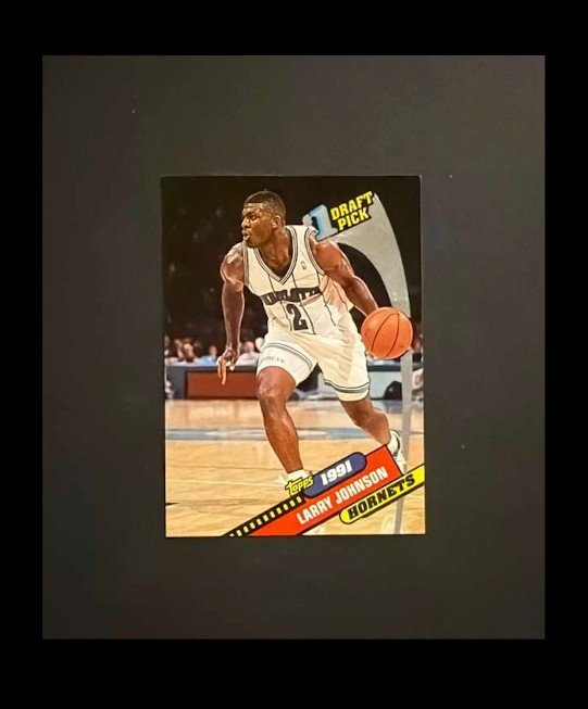 1992-93 Topps 11 Larry Johnson