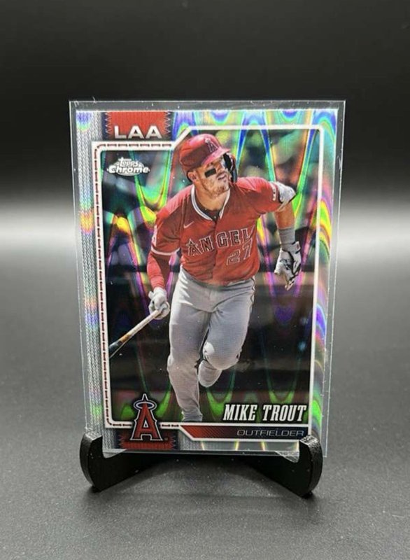 2026 Topps Chrome Mike Trout #200 Raywave Refractor Angels