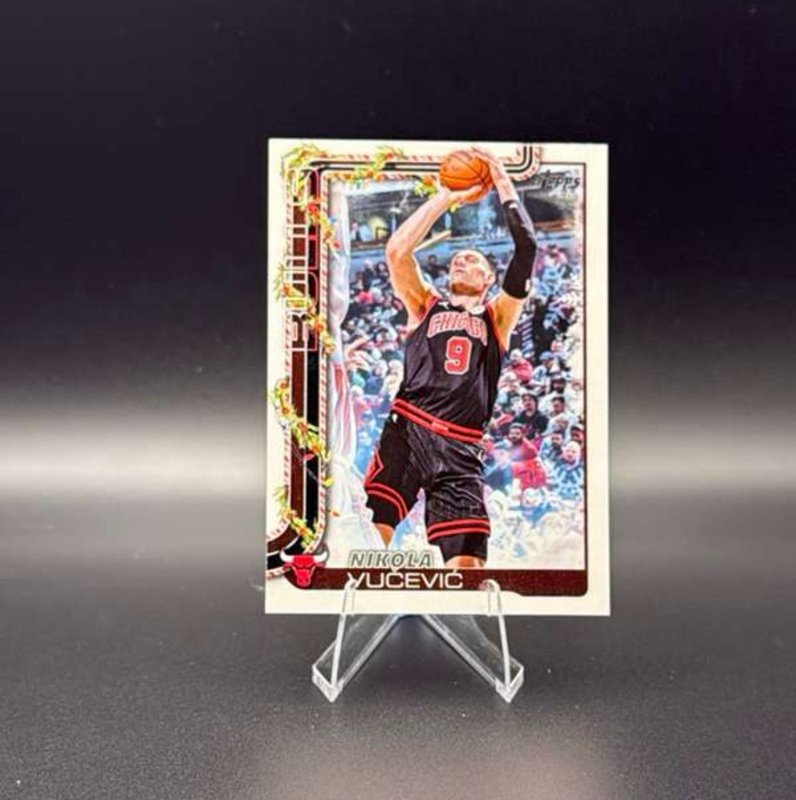 2025-26 Topps Holiday - Nikola Vucevic #H29 Holiday Silver Glitter
