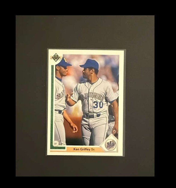 1991 Upper Deck - Ken Griffey Jr, Ken Griffey Sr. #572 Posed with Ken Griffey...