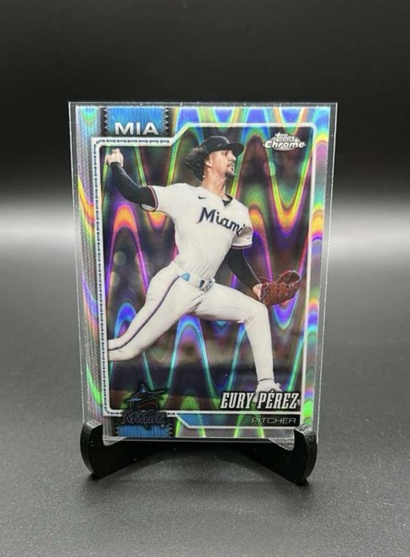 Topps Chrome 2026 Eury Pérez Raywave Refractor #38 Miami Marlins MLB