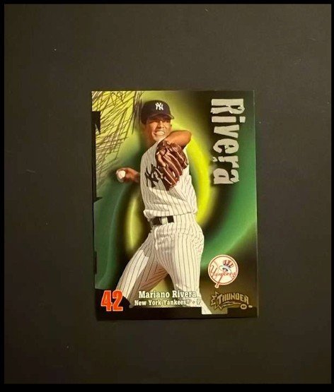 1998 Skybox Circa Thunder - Mariano Rivera #89