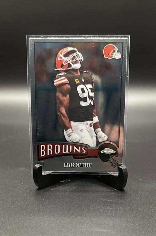 2025 Topps Chrome Myles Garrett 1975 Retro #1975-8 Cleveland Browns!