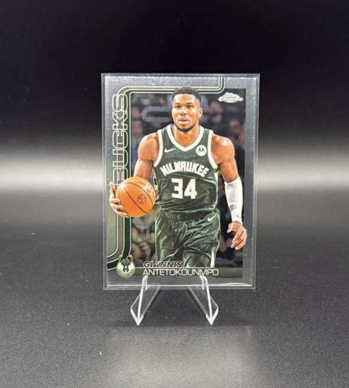 2025-26 Topps Chrome - Giannis Antetokounmpo #137