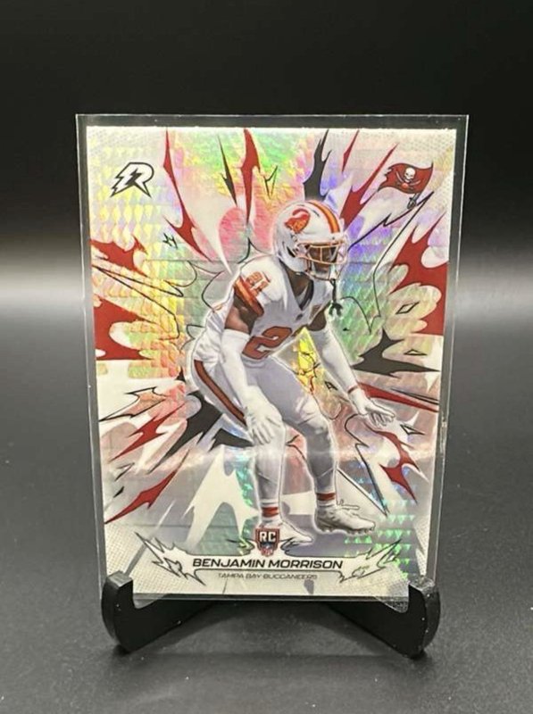 NEW 2025 Topps Resurgence NFL Prism Refractor Benjamin Morrison Buccaneers