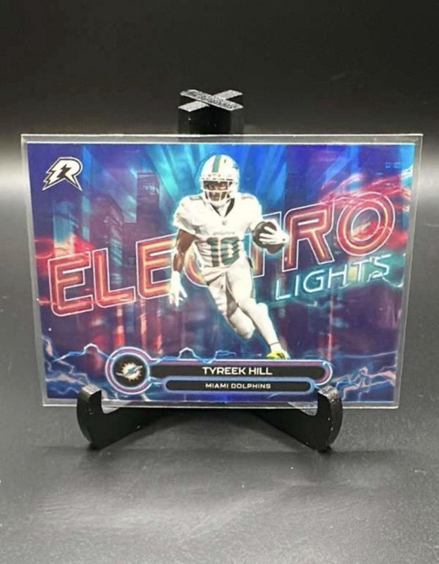2025 Topps Resurgence Tyreek Hill #EL-18 Electro Lights SSP Case Hit Dolphins