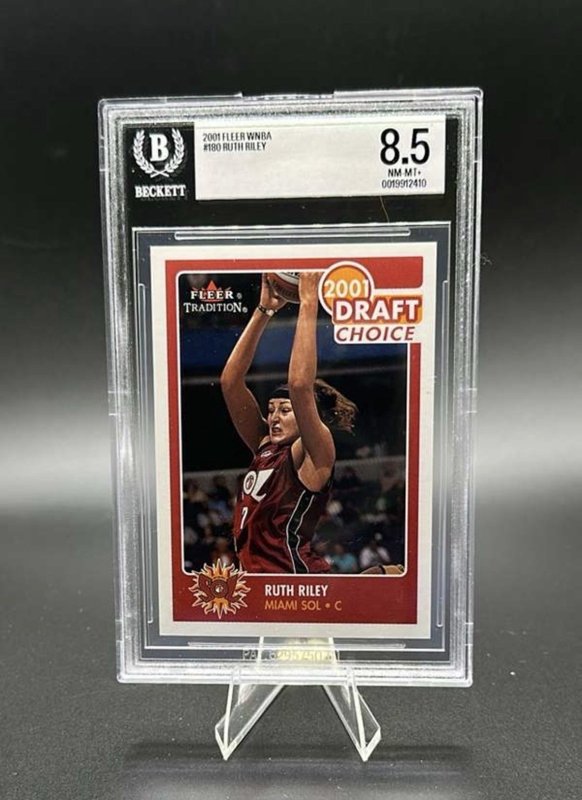 2001 Fleer Tradition WNBA 180 Ruth Riley BGS 8.5 Rookie Miami Sol Draft Choice