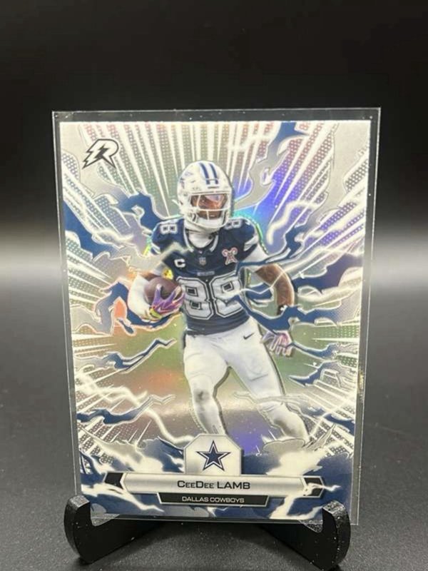2025 Topps Resurgent Football Ceedee Lamb Refractor