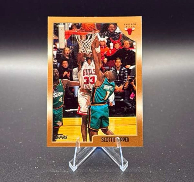 1998-99 Topps - Scottie Pippen #1