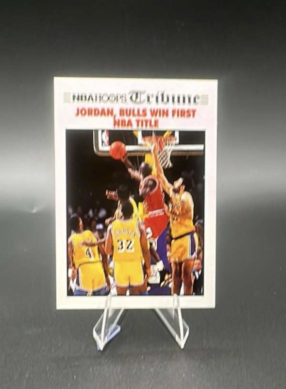 1991-92 Hoops Tribune Jordan Wins First Title #542 Michael Jordan HOF
