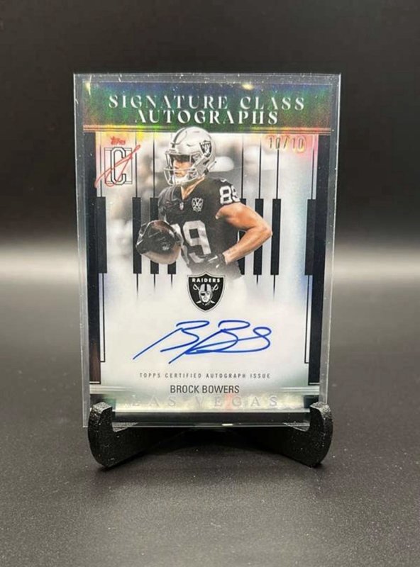 Brock Bowers 2025 Topps - Signature Class Auto Black Refractor Bookend 10/10